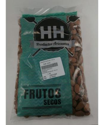ALMENDRA CRUDA PIEL HH 1 KG
